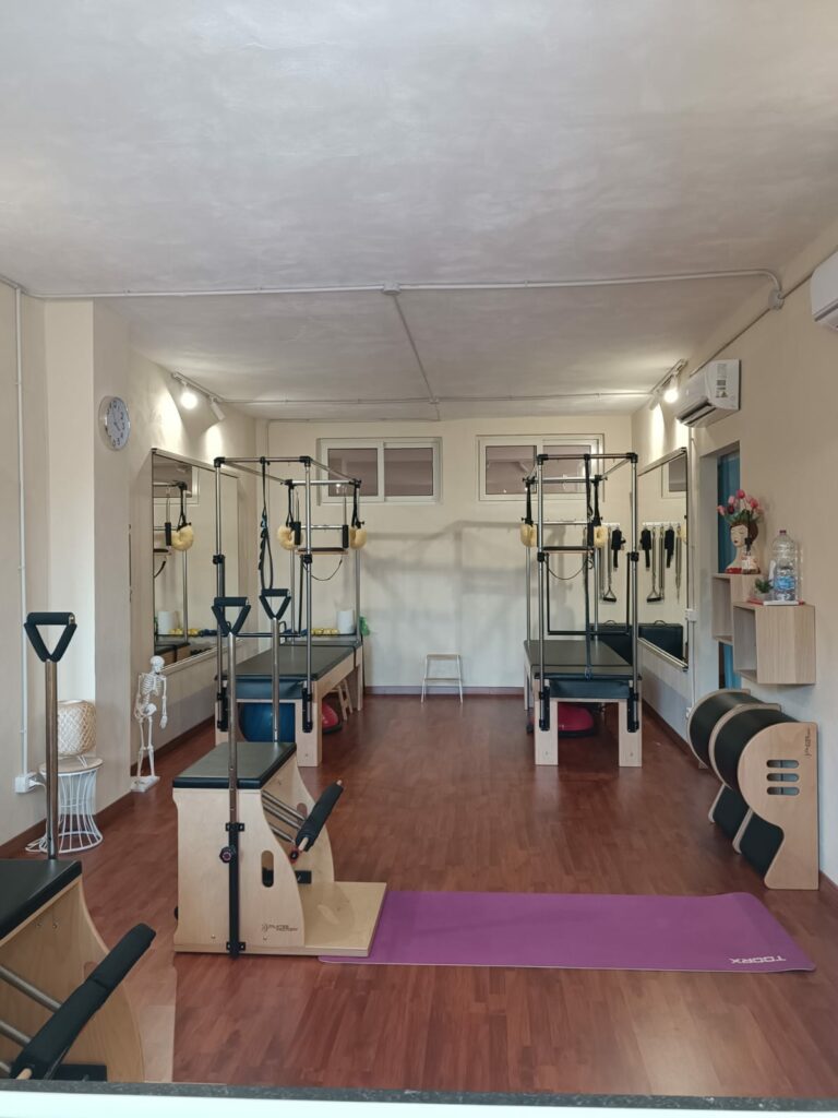 Studio Posturale Pilates a Gela. Corsi semiprivati di pilates con grandi macchine (Reformer Cadillac, Chair e Spine Corrector)