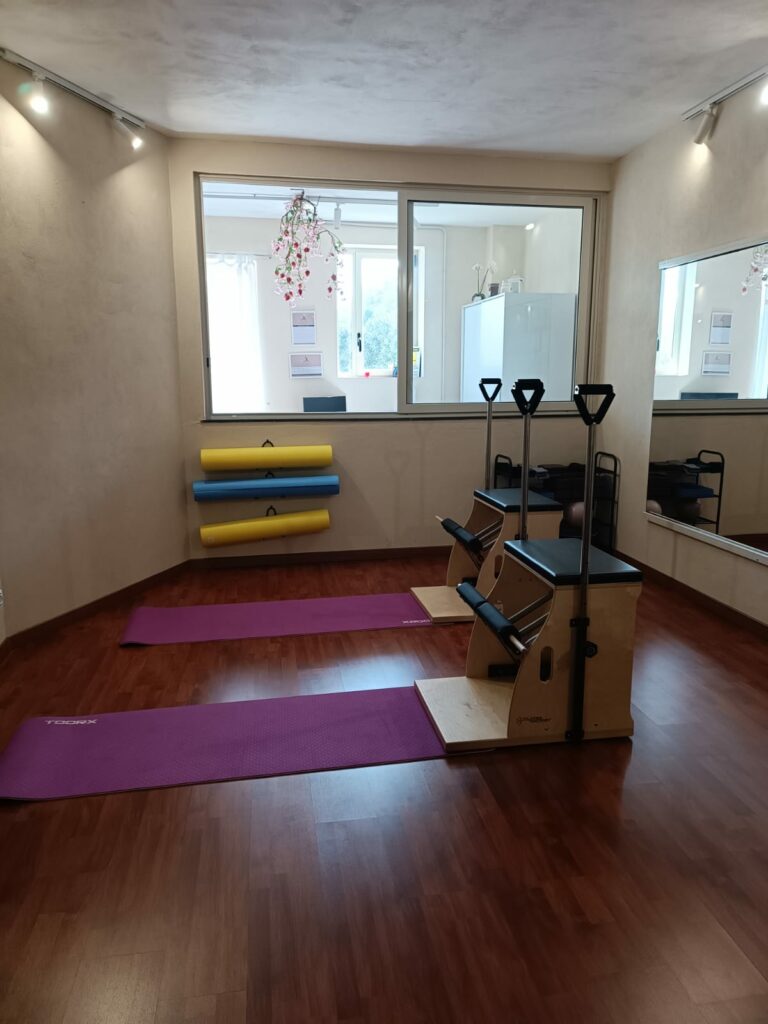 Studio Posturale Pilates a Gela. Corsi semiprivati di pilates con grandi macchine (Reformer Cadillac, Chair e Spine Corrector)