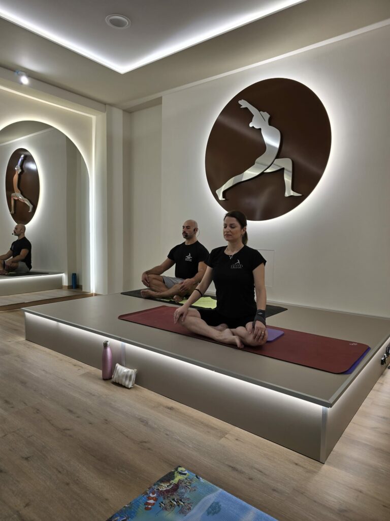Studio Posturale Pilates a Gela. Corsi di gruppo pilates con tappetino, Emanuela e Andrea.